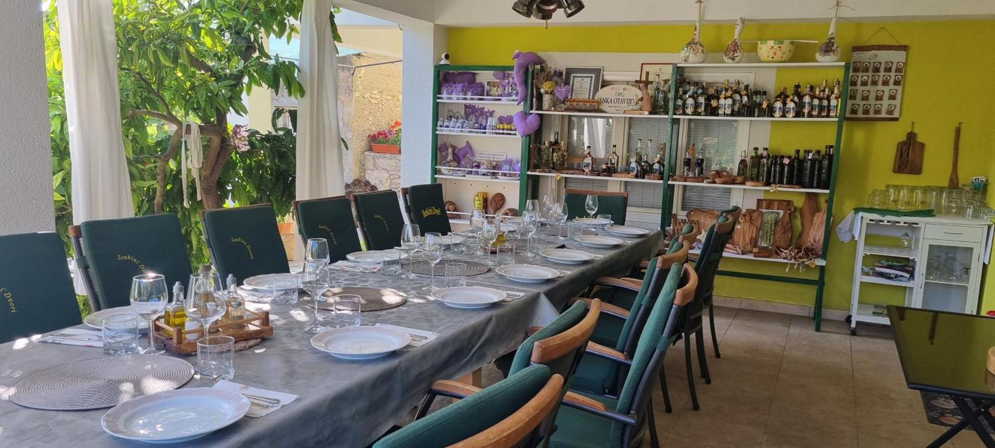 Senkini Dvori Apartment Sutomiscica ภายนอก รูปภาพ