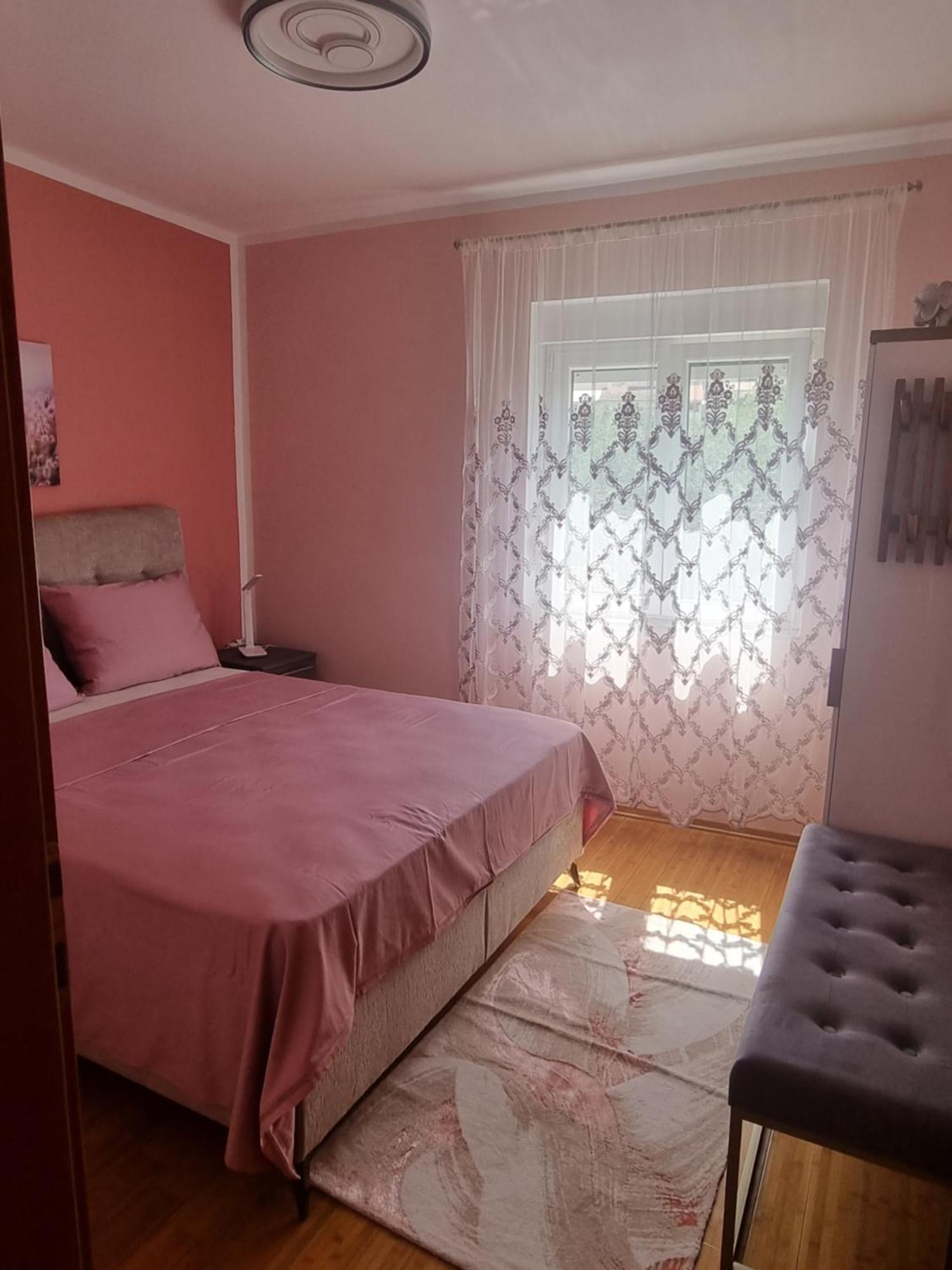 Senkini Dvori Apartment Sutomiscica ภายนอก รูปภาพ
