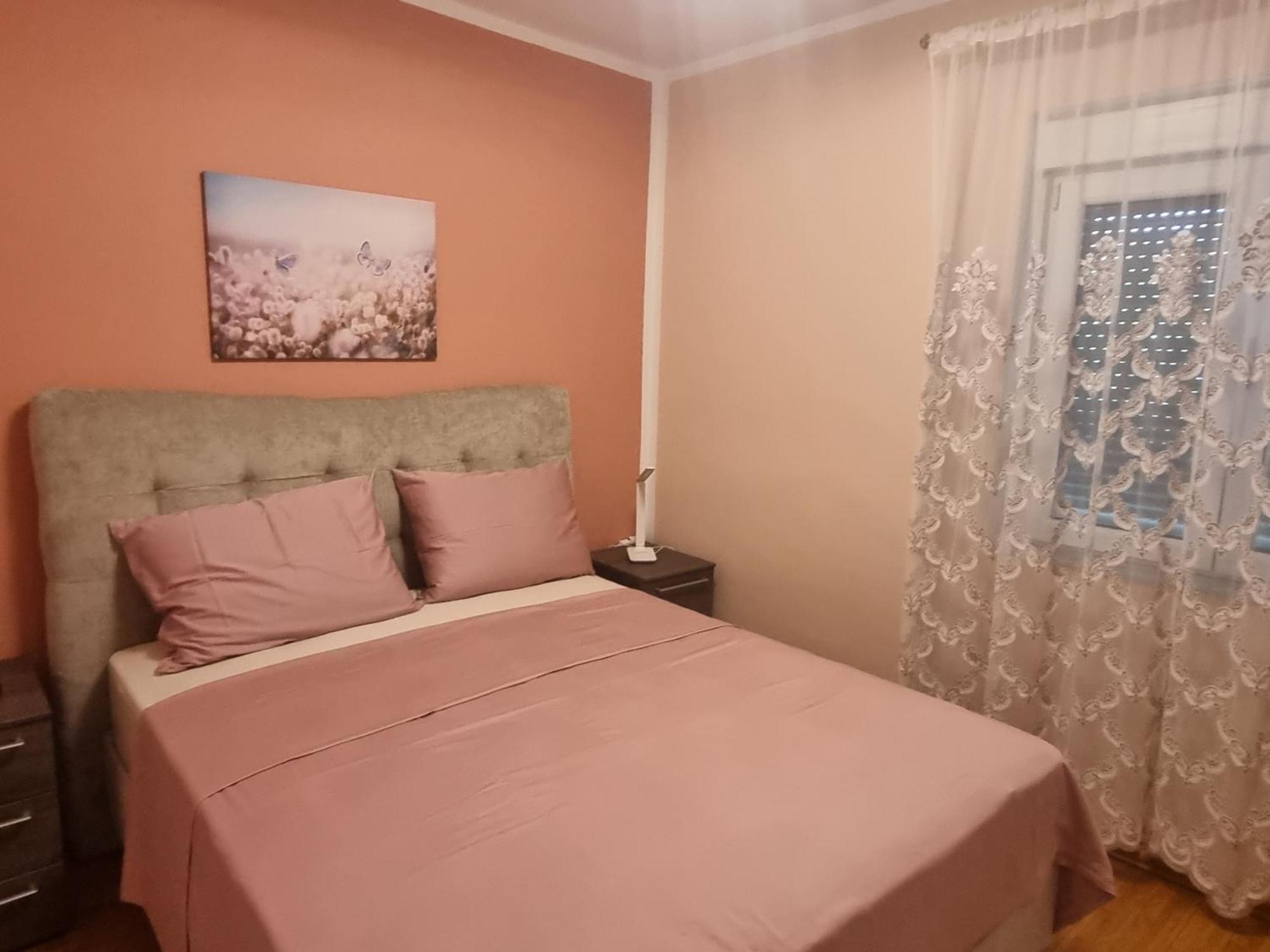 Senkini Dvori Apartment Sutomiscica ภายนอก รูปภาพ