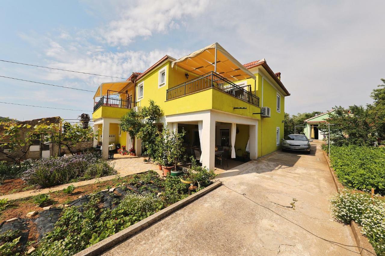 Senkini Dvori Apartment Sutomiscica ภายนอก รูปภาพ