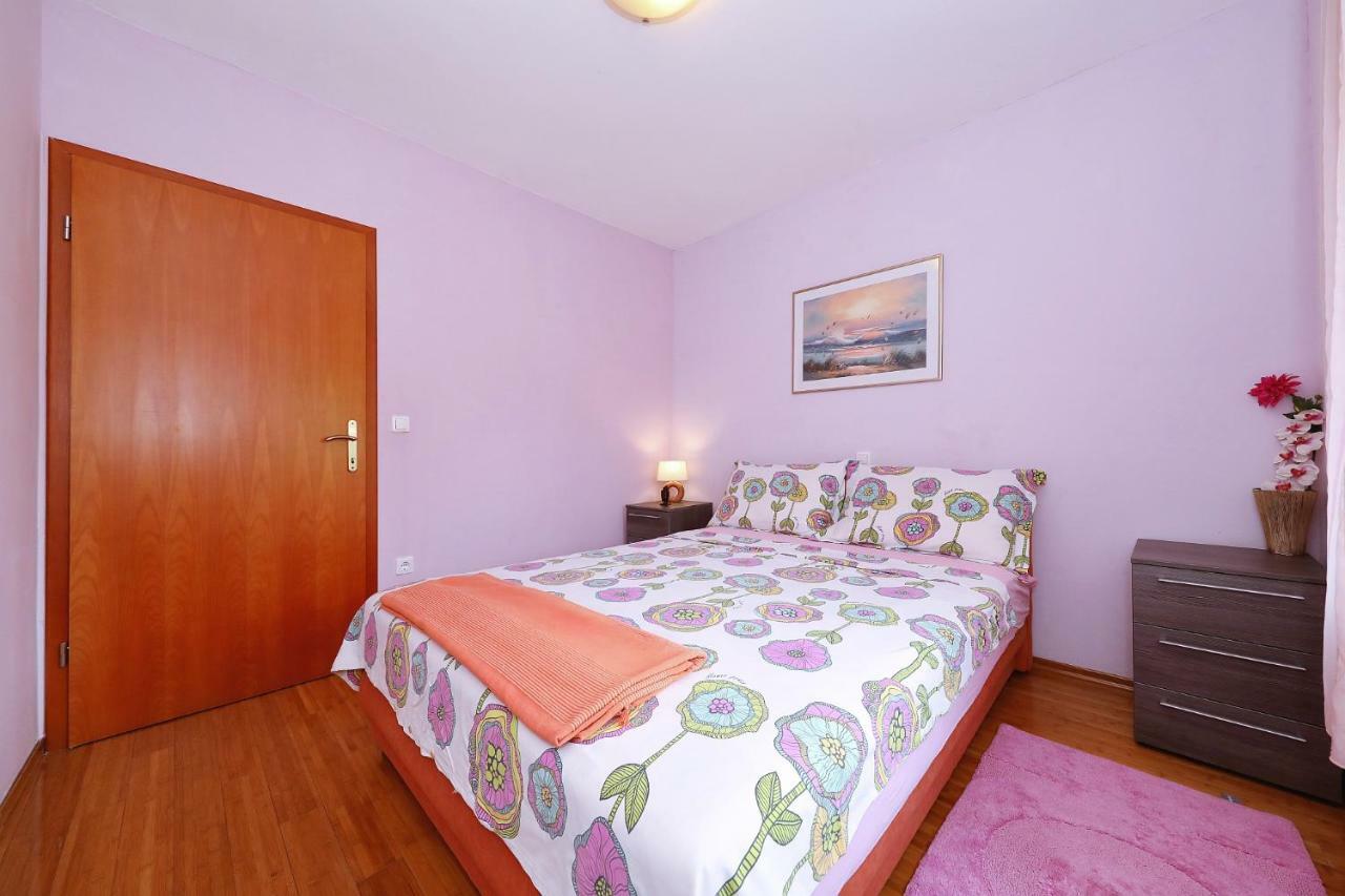 Senkini Dvori Apartment Sutomiscica ภายนอก รูปภาพ