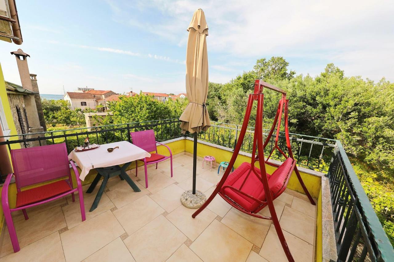 Senkini Dvori Apartment Sutomiscica ภายนอก รูปภาพ