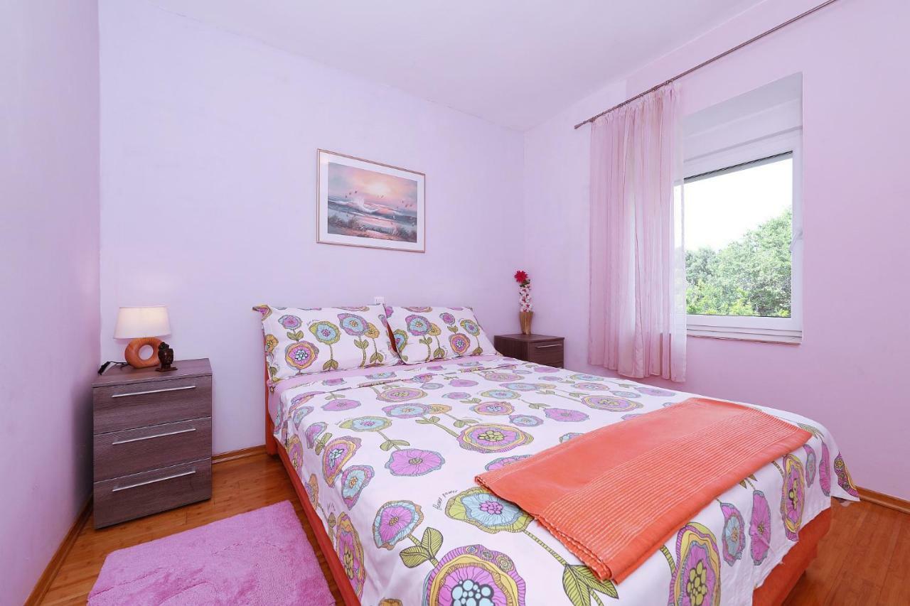 Senkini Dvori Apartment Sutomiscica ภายนอก รูปภาพ