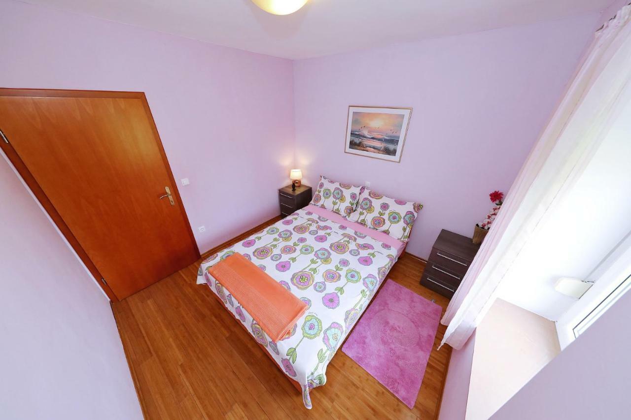 Senkini Dvori Apartment Sutomiscica ภายนอก รูปภาพ