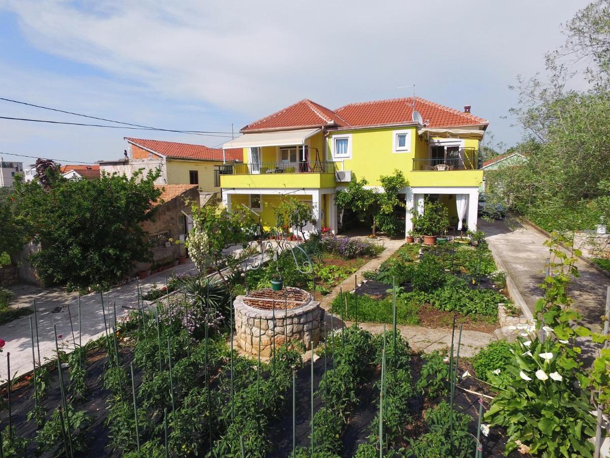 Senkini Dvori Apartment Sutomiscica ภายนอก รูปภาพ